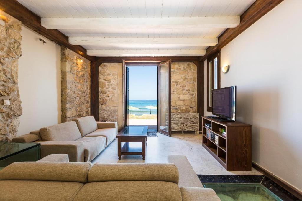 Volakas Beachfront Suites Rethymno  Exterior photo